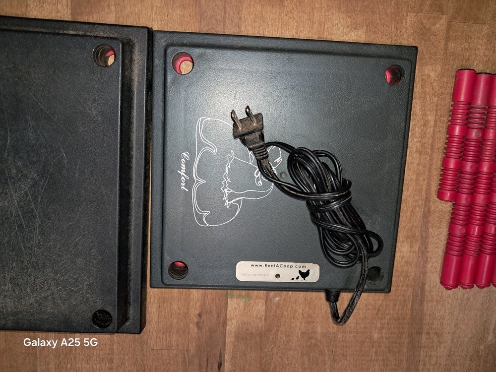 2 brooder box heaters one 10 inch, one 12 inch working as they should