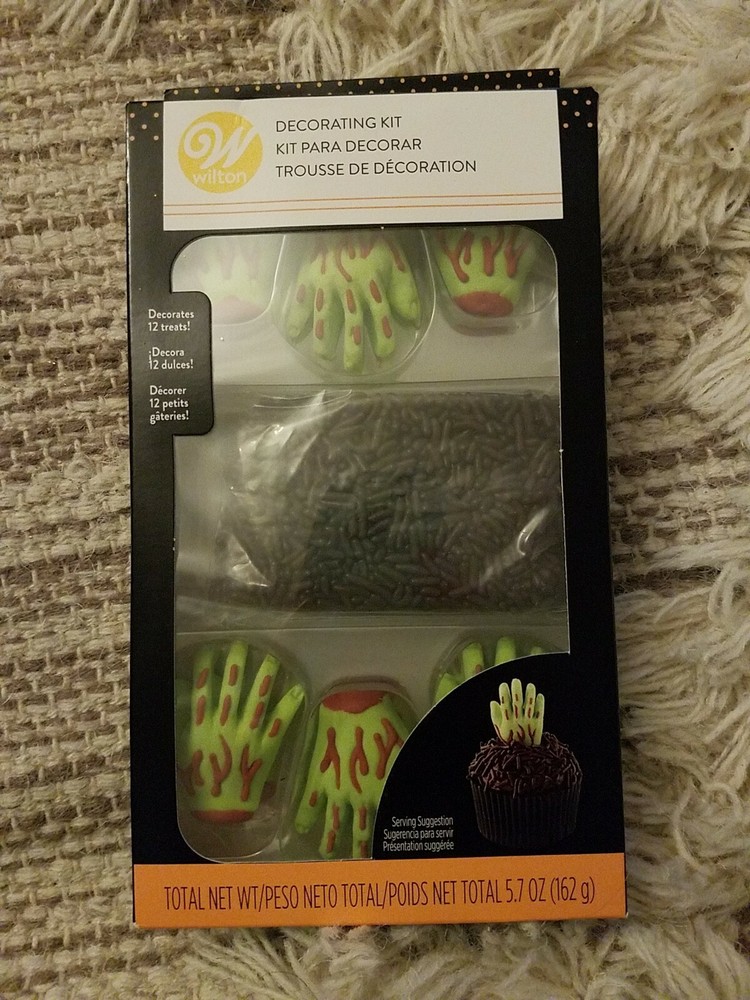 Wilton Decorating Kit Halloween Hand Scary
