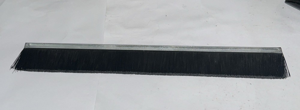 125287 Hold down Brush Middle 10.5”