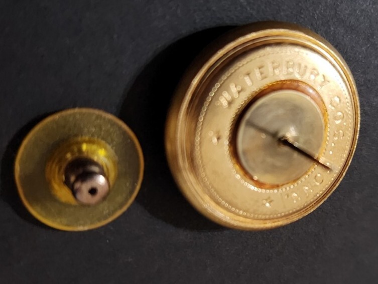 Pin Button Delta Airlines Waterbury Uniform