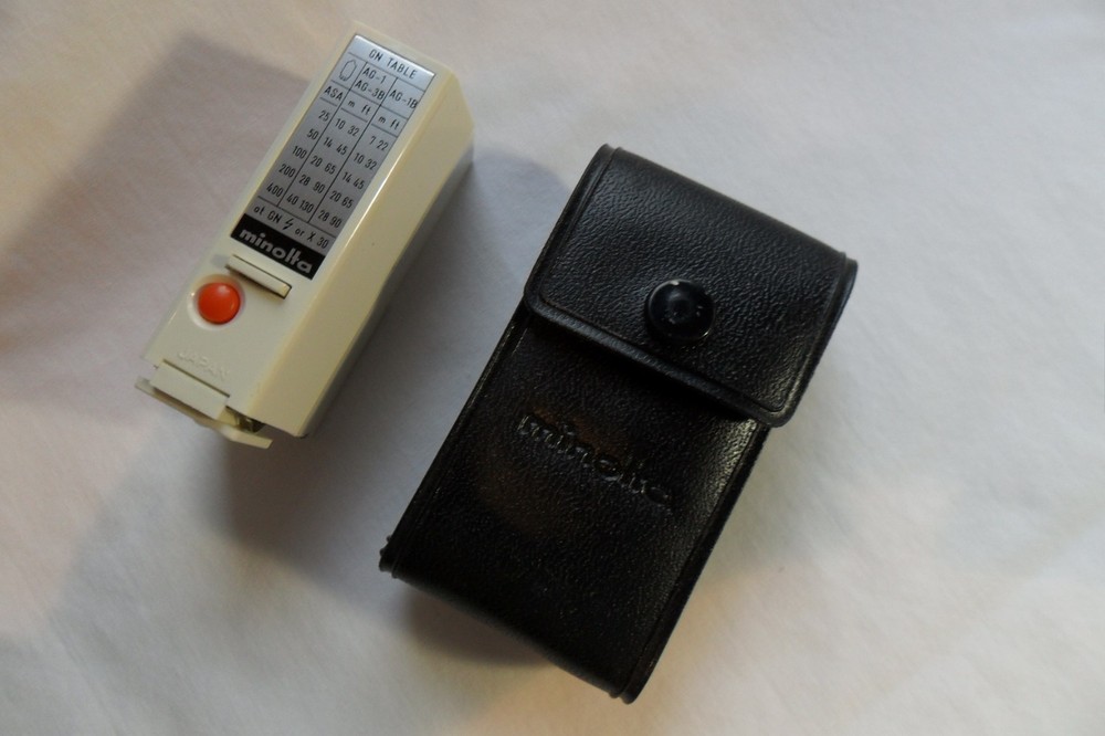 Vintage Minolta Duofit S Flash gun + Case.