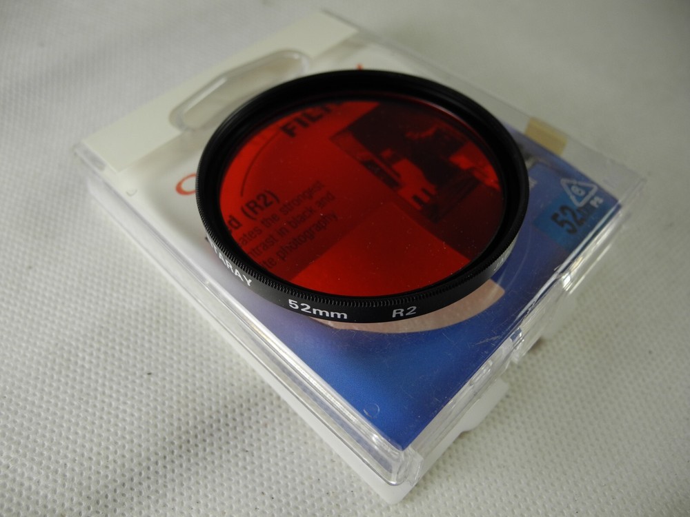 QUANTARAY PERFECT RED 2 52mm FILTER WITH CASE