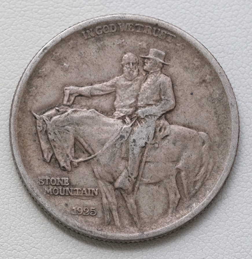 1925 50C Stone Mountain Commemorative Silver Half Dollar /B8