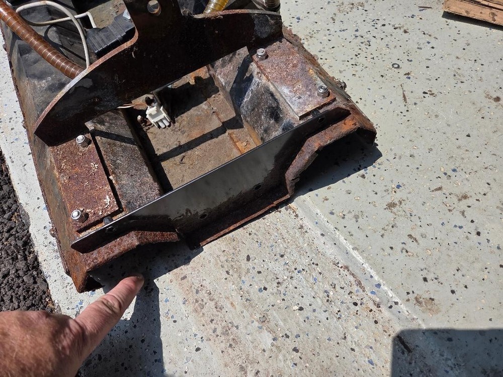 BRASH BASE ASSY FOR TORNADO SCRUBBER 99685 -- READ DESCRIPTION