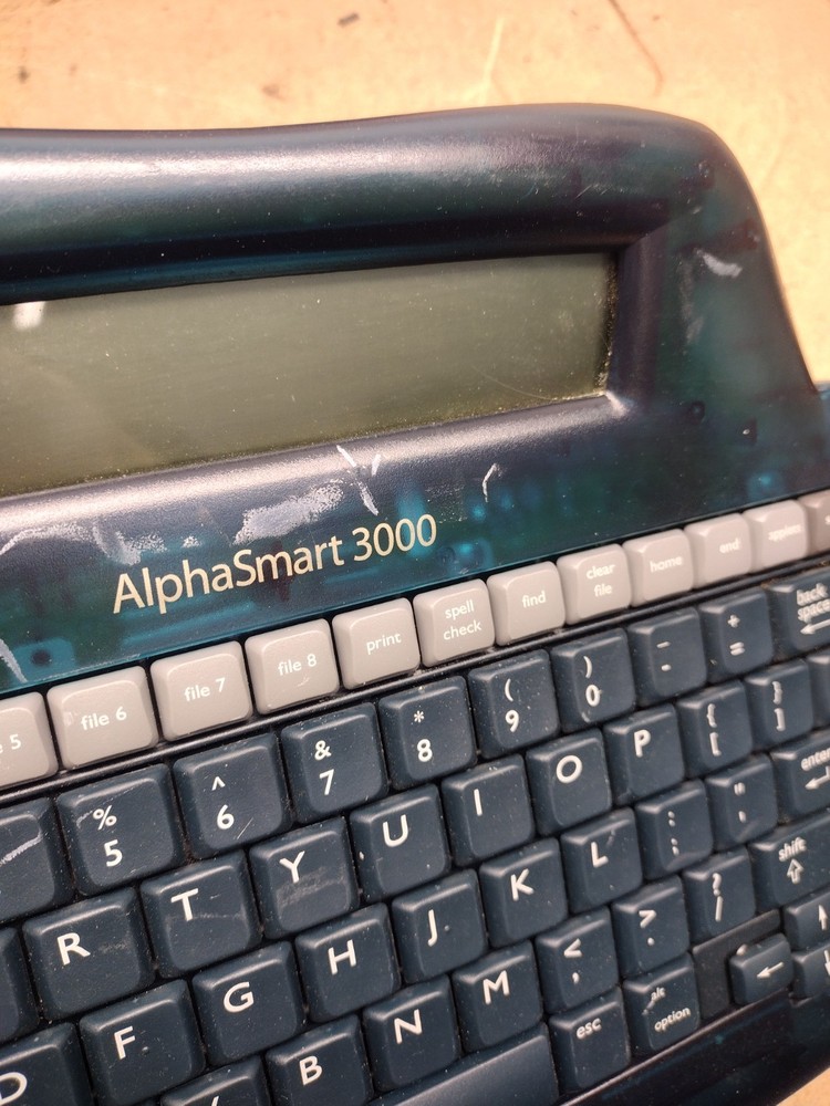 AlphaSmart 3000 Portable Digital Word Processor Typewriter