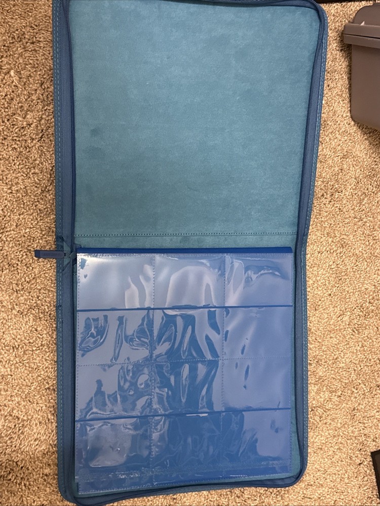 USED Blue Gamegenic : Prime 24-Pocket Binder