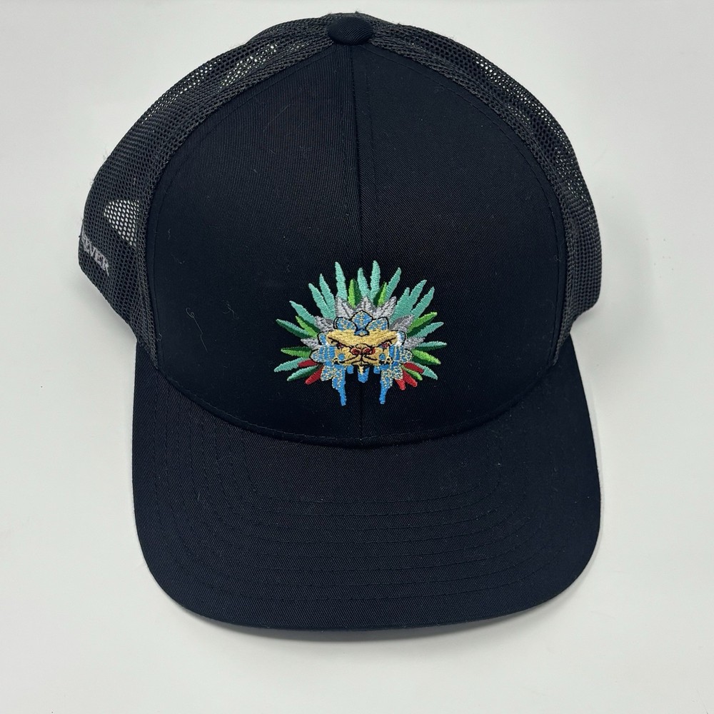 Wrap gift hat for Cast & Crew Marvel Studios Black Panther: Wakanda.