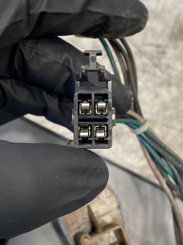 2005 Freightliner Columbia Climate Control (718-11220)