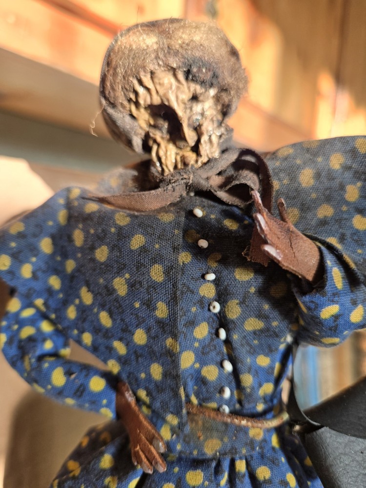 Primitive Dried Apple Face Doll