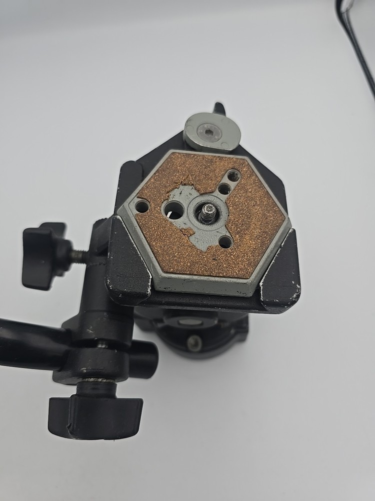 Bogen Manfrotto 3063 Mini Fluid Video Tripod Head with Quick Release Plate