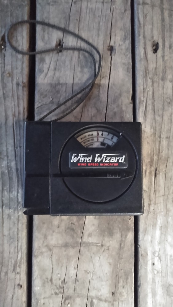 Davis "Wind Wizard" Wind Speed Indicator W/Case Very Good Condition-Works.