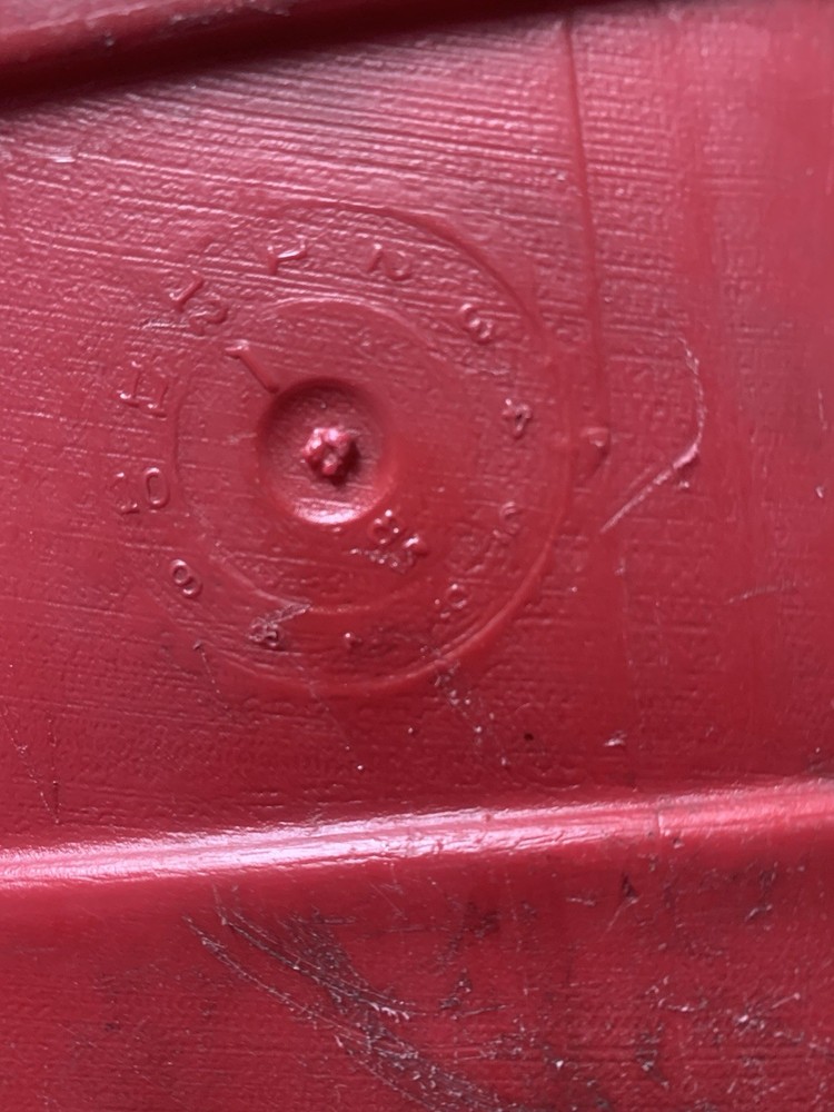 1985 Igloo 48 Quart Cooler Red White Handles
