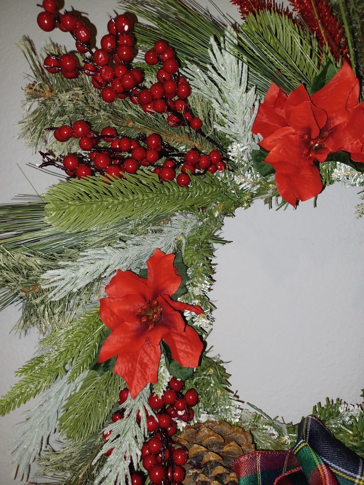 Rustic Cardinal's Christmas Wreath - 18"