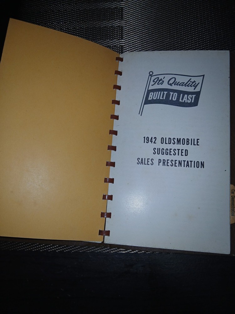 1942 Oldsmobile Reference Book "It's Quality Built to Last"