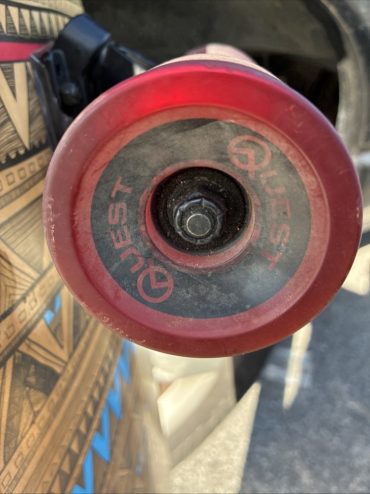 Quest skateboard