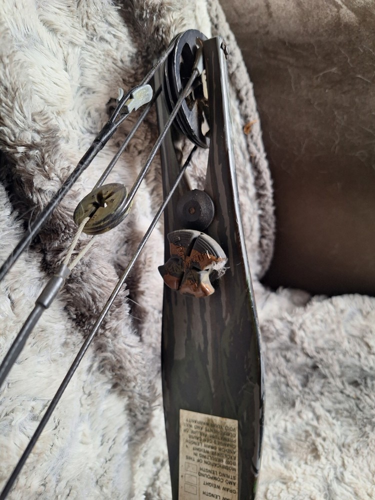 Bear Flare II Compound Bow Camo