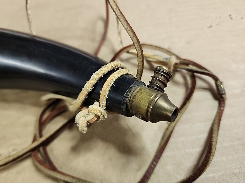 Vintage Lg Black Powder Horn Muzzle Loader Hand Made Brass Spring Loaded Release