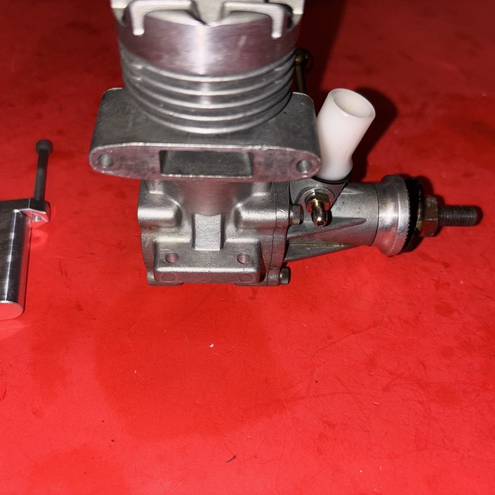 ENYA SS40 BUSHING CRANK STUNT ENGINE & T-MUFFLER COMPLETE NICE #63