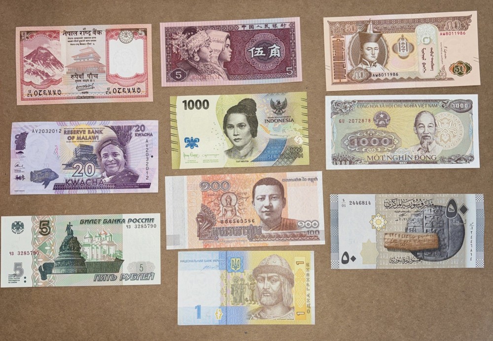 10 Uncirculated  Banknotes  From 10 Different  Countries
