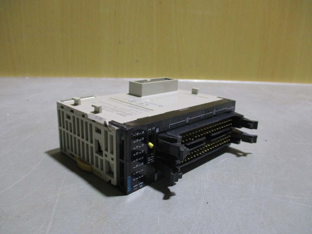 OMRON CJ1W-MD263 PLC Mixed I/O Module (2 Units) USED #2