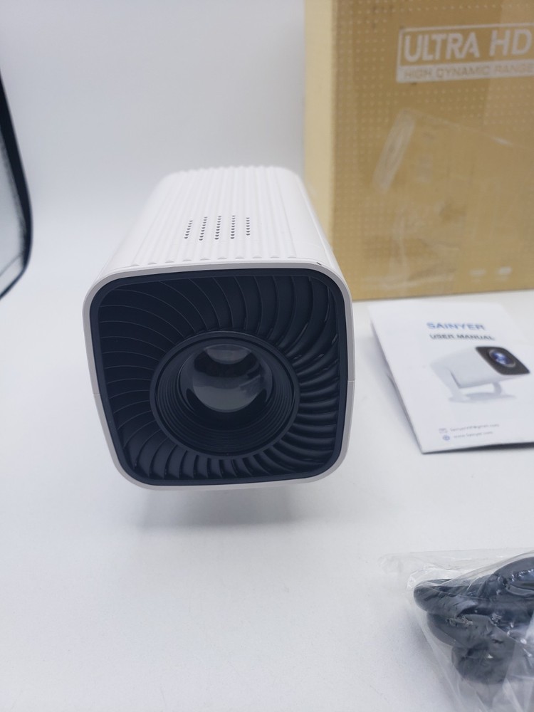 Sainyer White Q100 Ultra HD High Dynamic Range Mini Projector