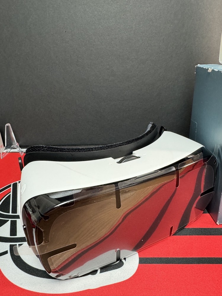 Samsung Gear VR Powered by Oculus - New, Open Box