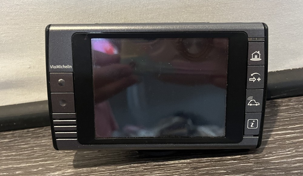 ViaMichelin Navigation X-930 Automotive Mountable GPS System Bundle