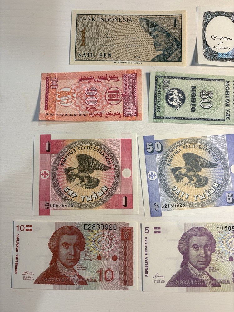 World Banknotes Collection Lot: (11 Note Lot)