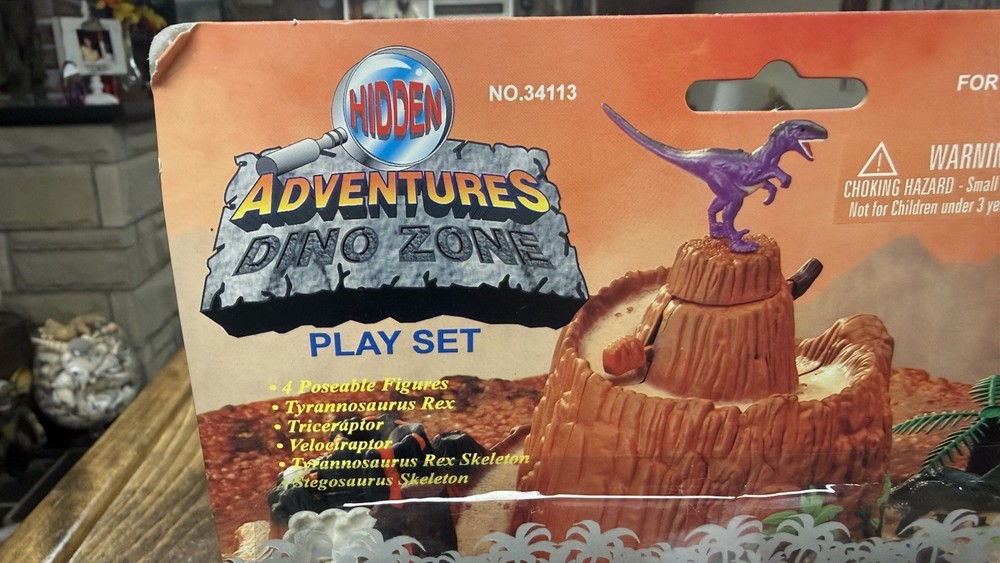 Boxed sealed mint Dino Zone Dinosaur playset from Blue Box