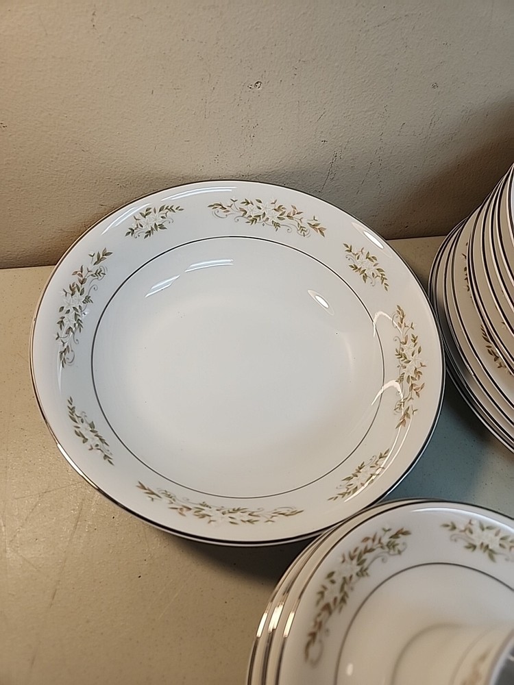 326 Springtime 42 Piece China Set