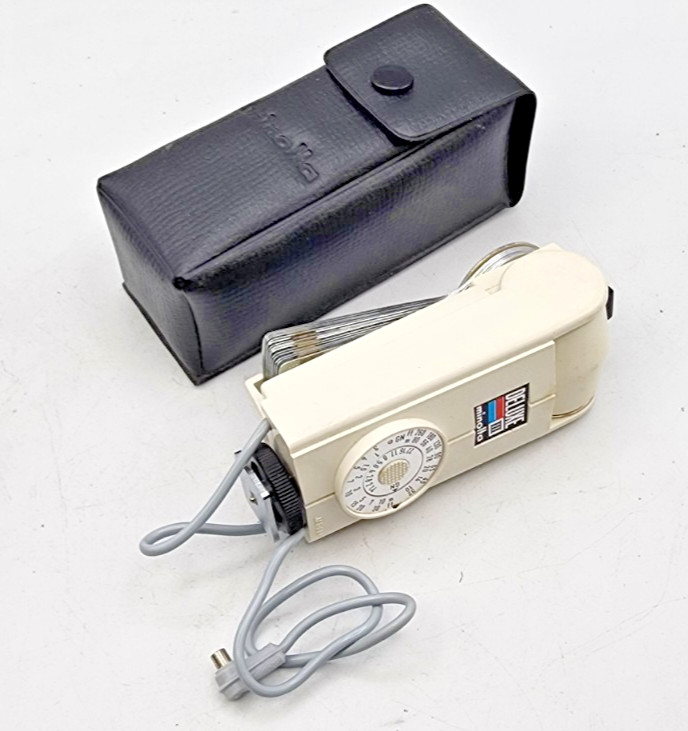 Vintage Minolta Deluxe III Flash w/ Case