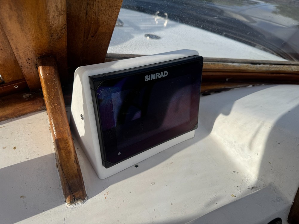 Mounting pod for Simrad GO7