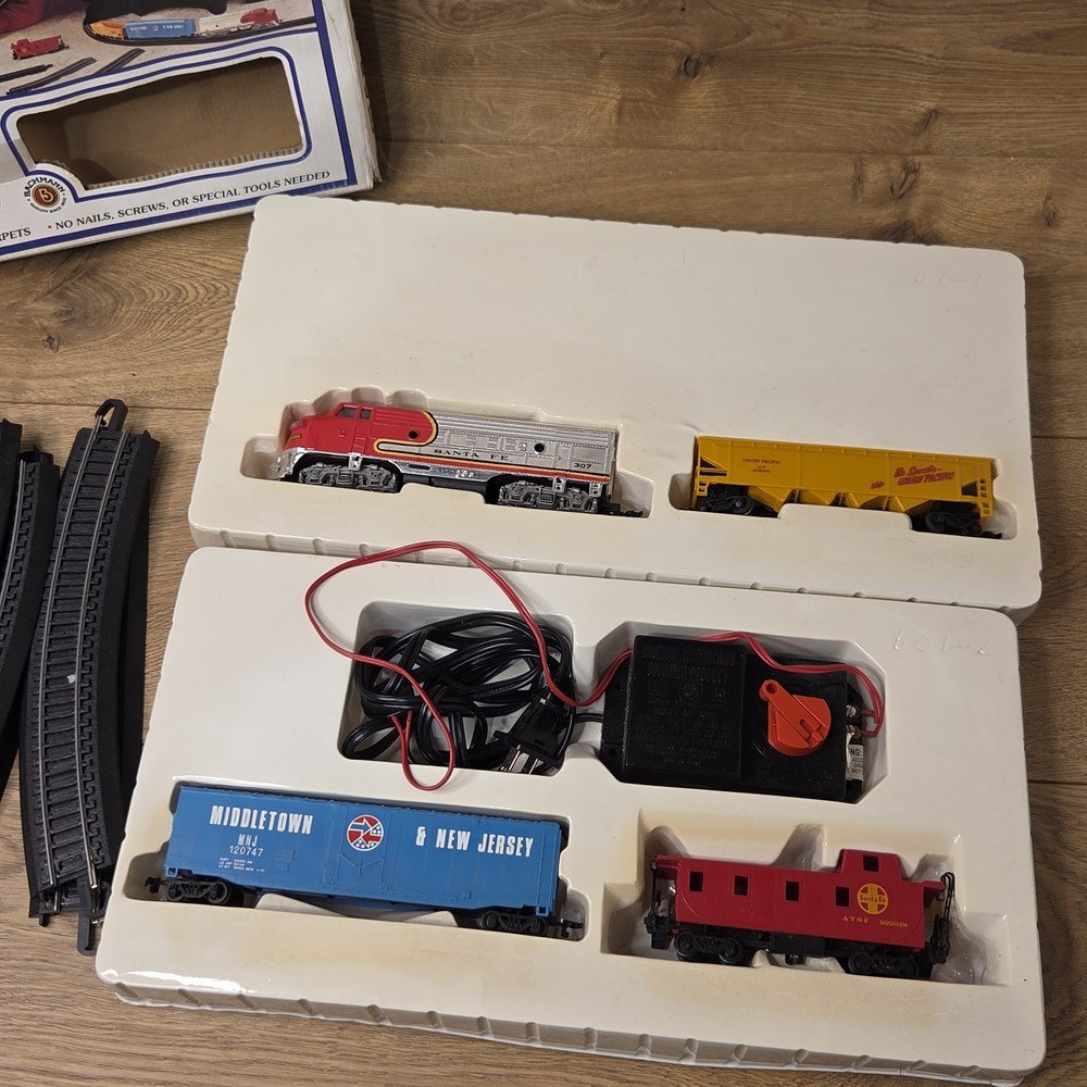 Bachmann Galaxy Ho Scale Train Set #00610 *Incomplete