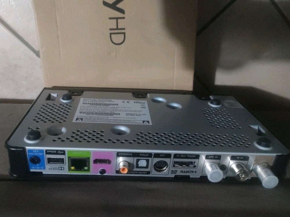 Sky HD decoder Mod. DZS3001NS in Original Box Working