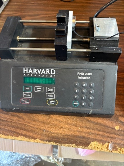 HARVARD APPARATUS PHD 2000 INFUSION SYRINGE PUMP