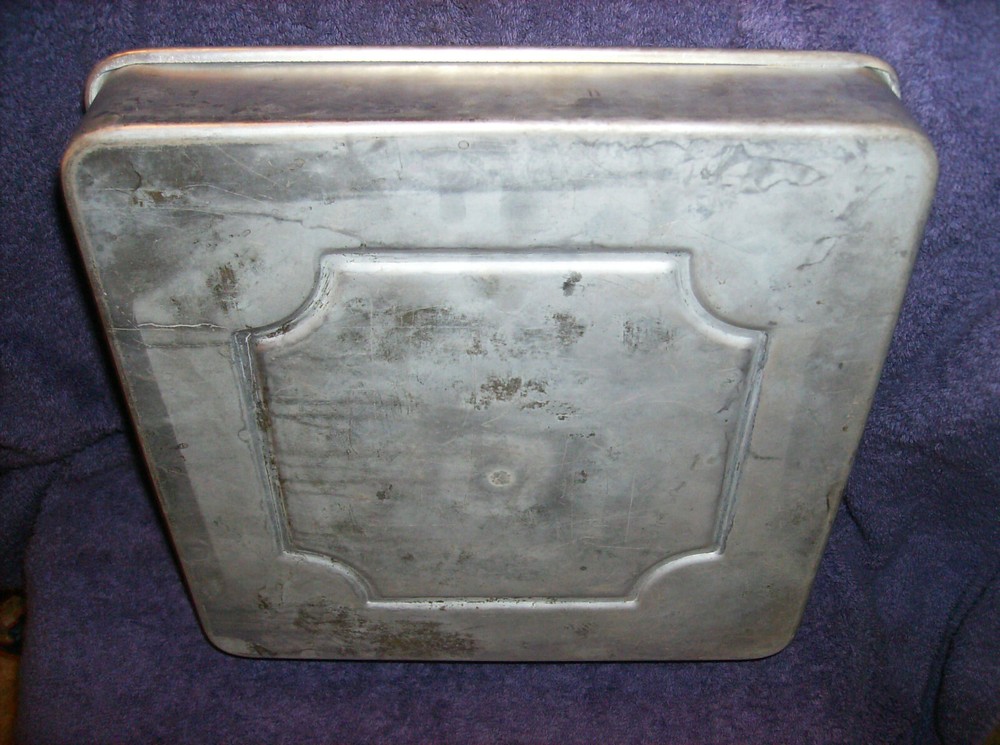 PREOWNED ECKO SILVER SQUARE CAKE PAN 8" x 8" #WORKS GREAT #18