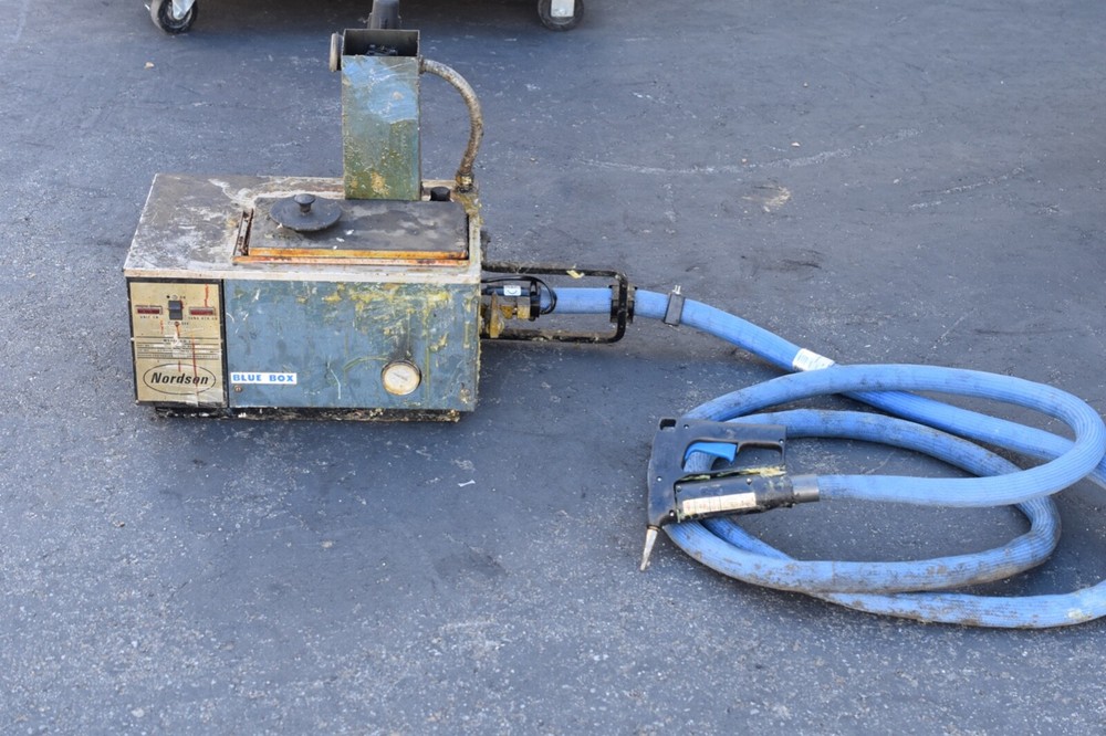 Nordson hot glue machine HM V