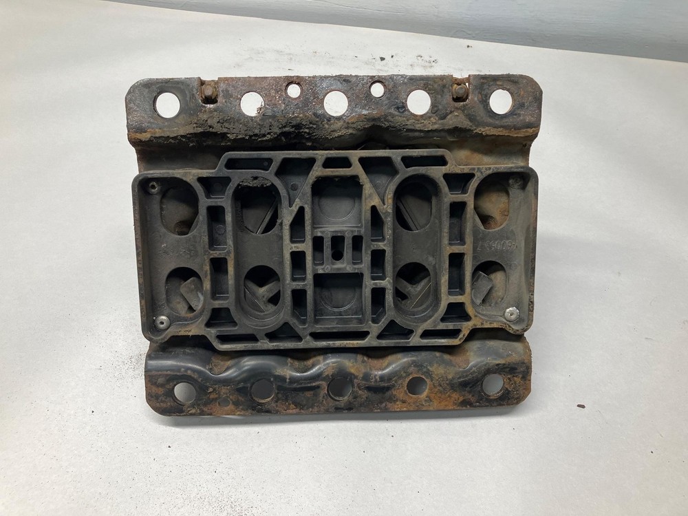 Cummins ISX Left/Driver Engine Mount - Used | P/N Y6005371