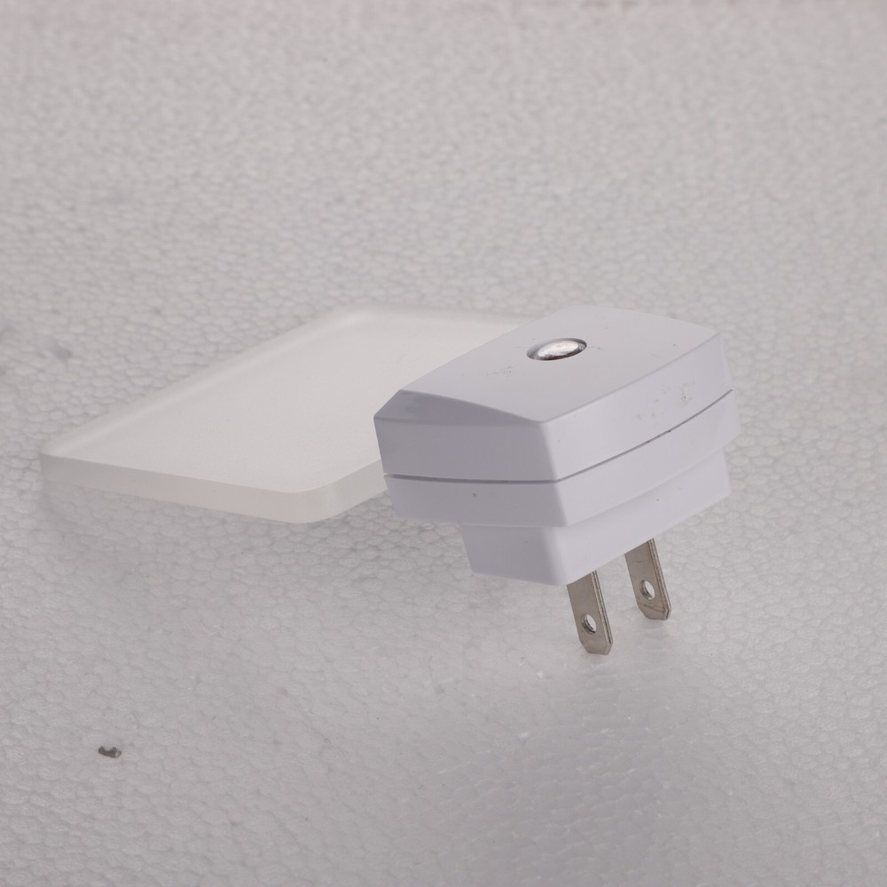 DEWENWILS 4 Pack Plug-in LED Night Light Light Sensor Automatic On Off Nightligh