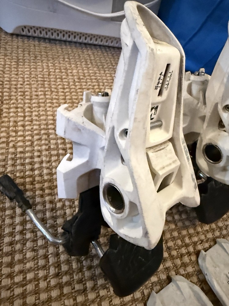 Marker Squire 11 85mm White Ski Bindings GripWalk