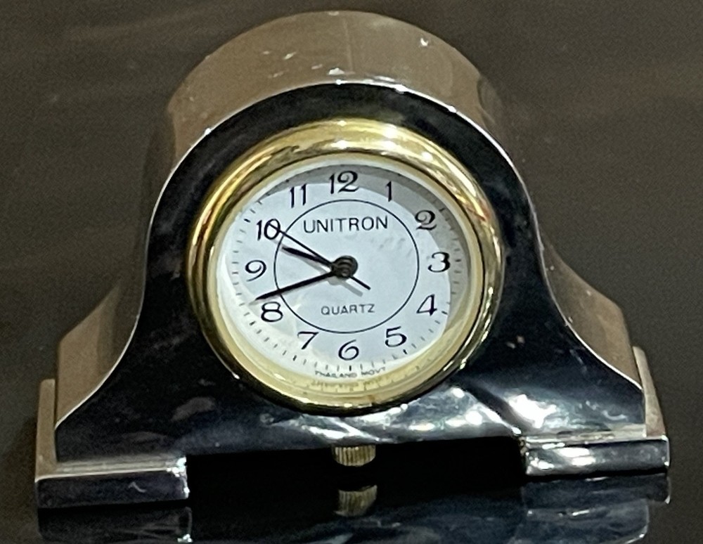 Vintage Unitron Quartz Mini Mantel Shaped Clock Untested