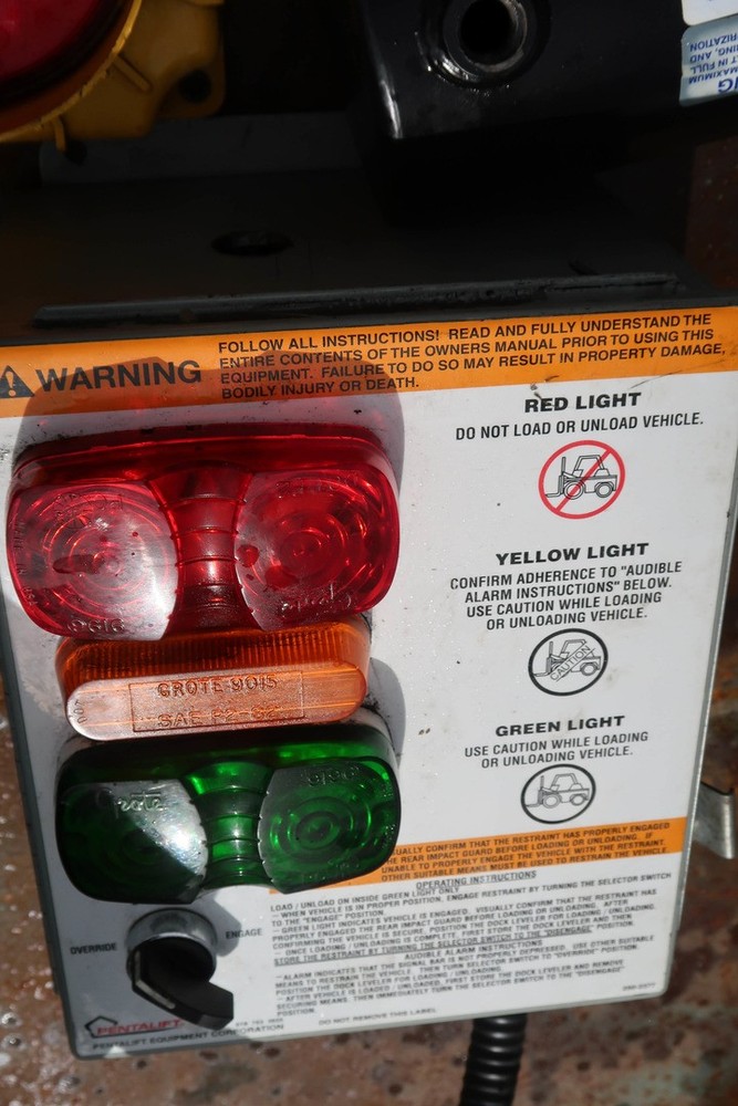Pentalift HFR32 Vehicle Restraint Safety System