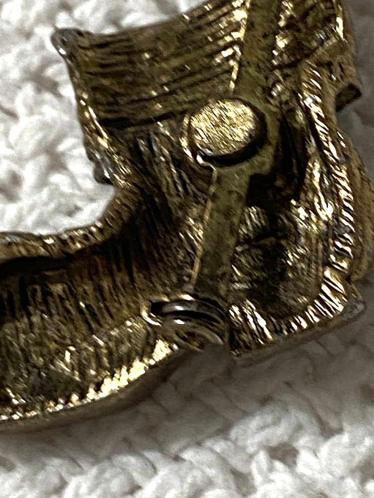 Santa Holiday Boot (missing 1 Stone) Brooch/Pin