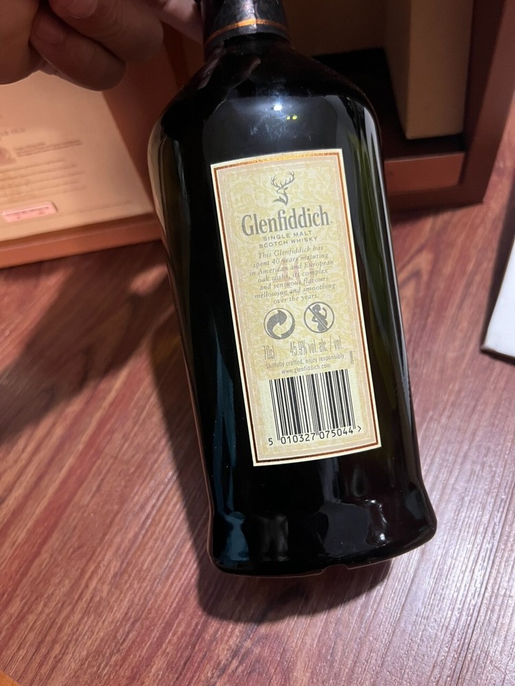 Empty bottle Glenfddich 40 Year