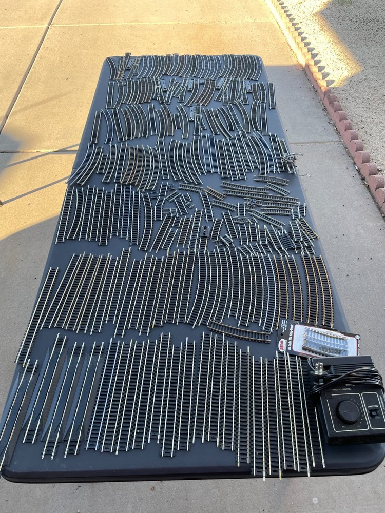 197 Piece HO Scale Train Track