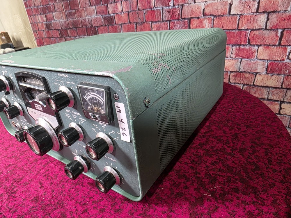 💥Powers On💥Heathkit SB-101 Vintage Ham Radio Transceiver