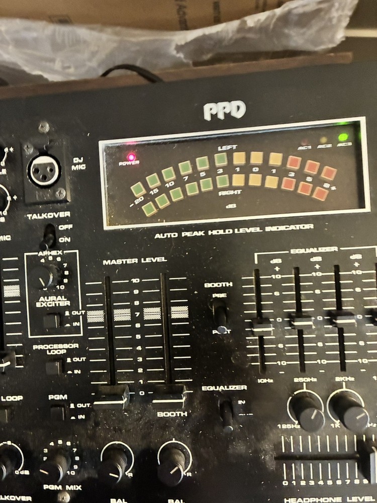 Numark DM1950 PPD Preamp Mixer