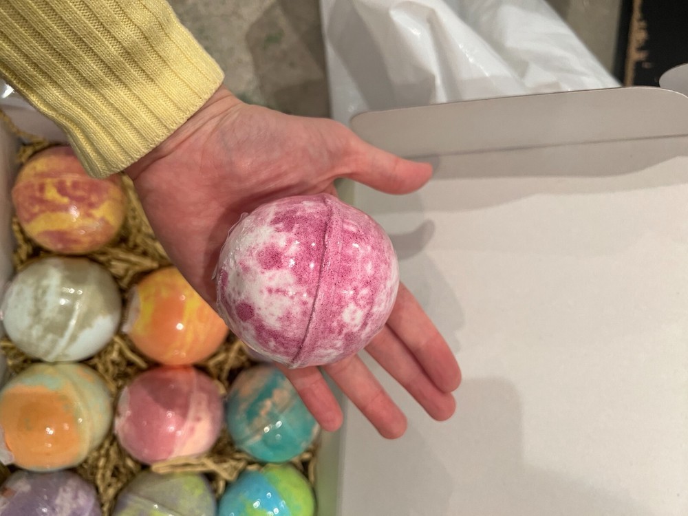 Huge bath bombs bubbly belle 12 per box gift box
