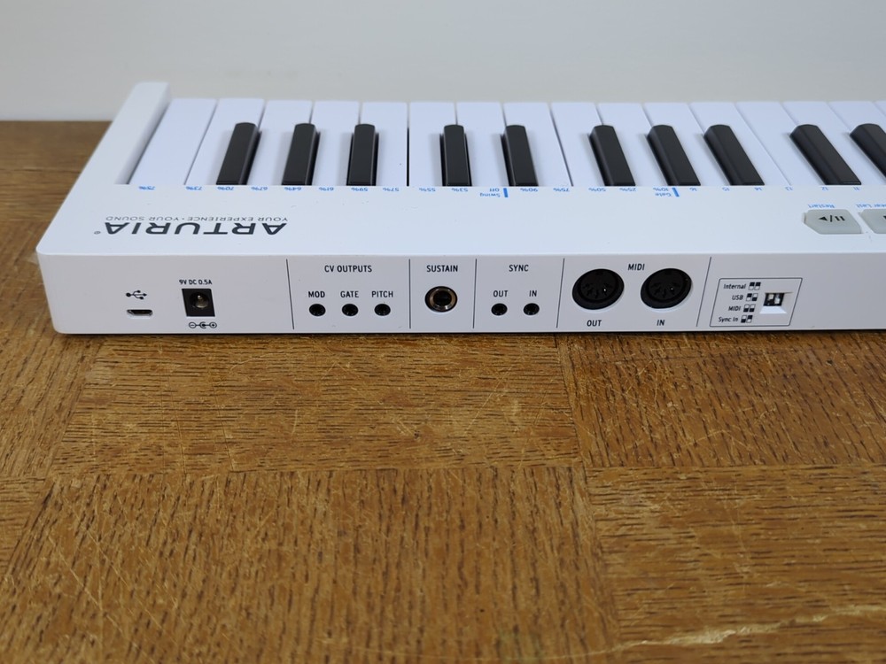 Arturia KeyStep 32-Key MIDI Keyboard Controller Sequencer White w/ USB - Working