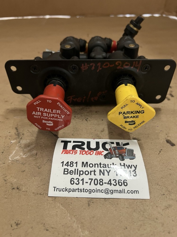 FREIGHTLINER BENDIX DASH CONTROL BRAKE VALVE USED